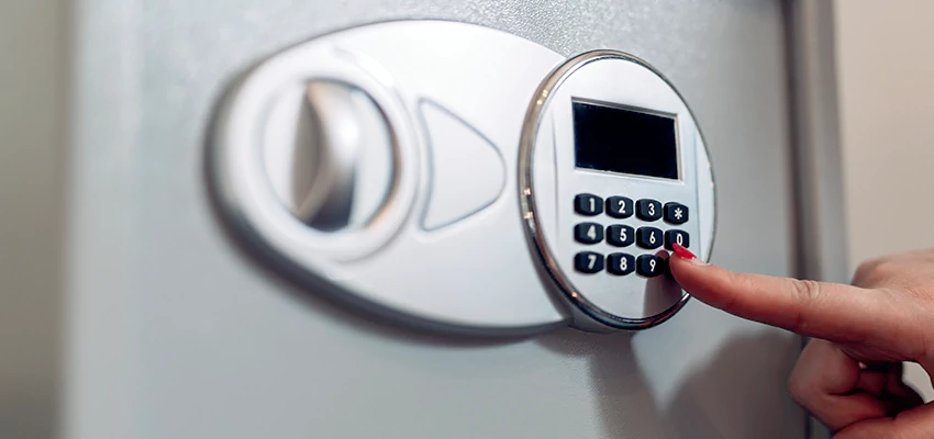 Jewelry Safe Cracking in Bakersfield, California