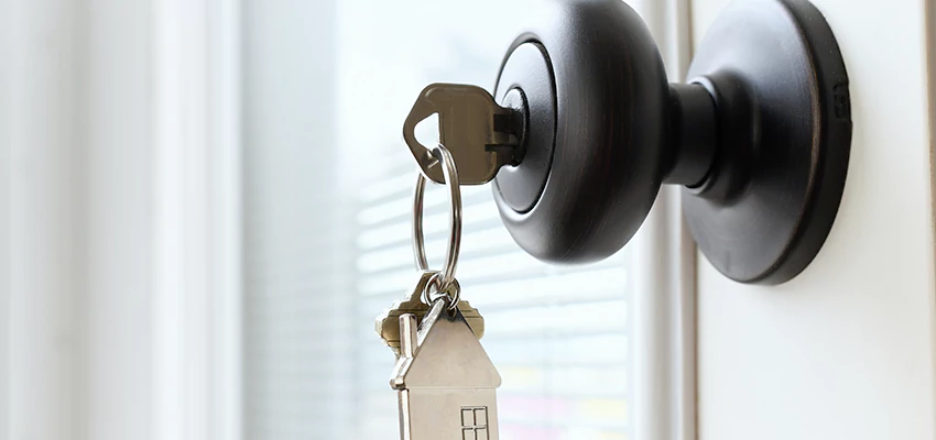 Bifold Door Knob Replacement in Bakersfield, California